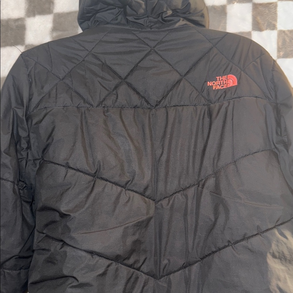 North Face Girls Zip Up Black & Pink Reversible Puffer Jacket Size 18/ XL. - Picture 9 of 12